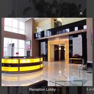 Cozy 2-Bedroom At South Of Market Soma Bgc Near Sm Aura, Market! Market! & Bonifacio High Street