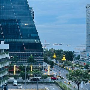 Homey Staycation At Moa Complex